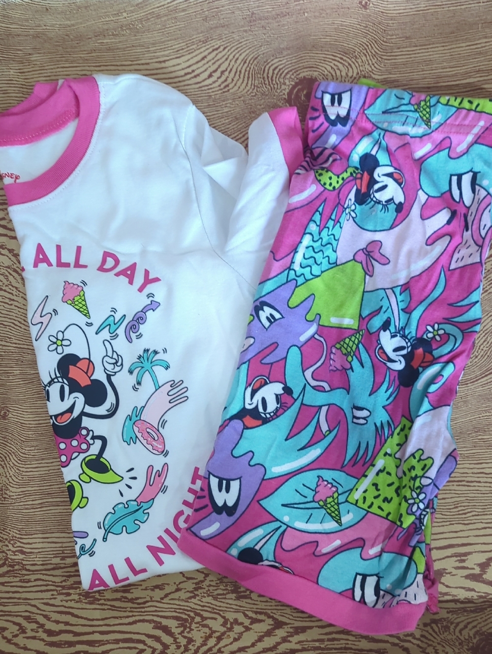 Disney Minnie Mouse White & Pink Girls Pajama Set with Colorful Print X2